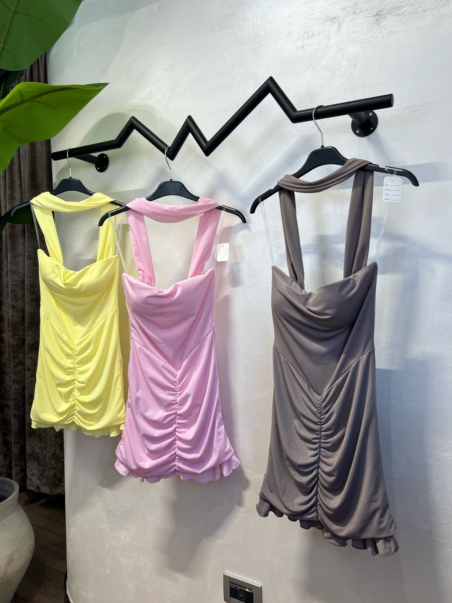 DRESS DOLLY